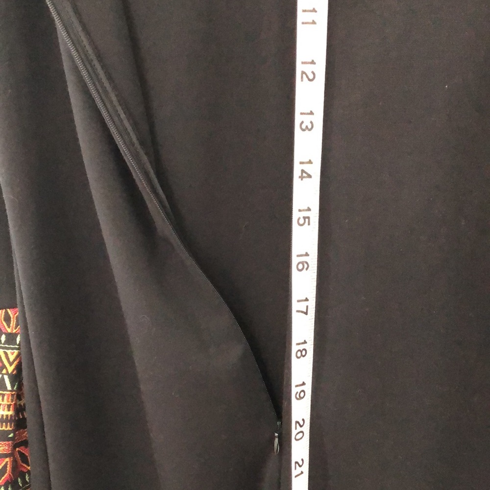 Black polyester dress with balloon patterned sleeves. Size S - Picture 6 of 10
